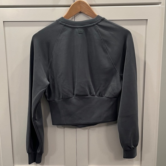 Worn 1x Victorias Secret VSX Featherweight Corset Crewneck Womns Gray Sweatshirt - Picture 3 of 5